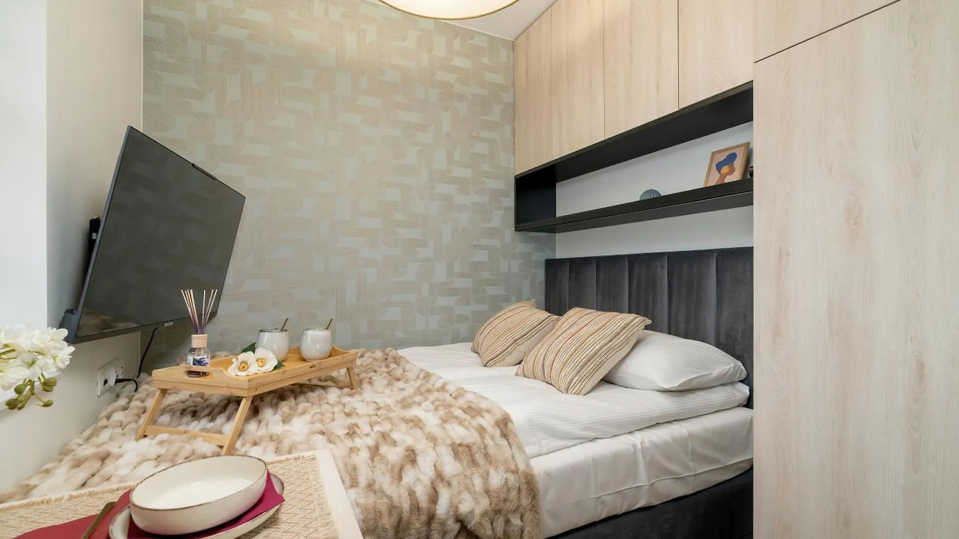 Klimatyzowane Apartamenty W Poznaniu Z Biurkiem Do Pracy Zdalnej By Noclegi Renters 波兰