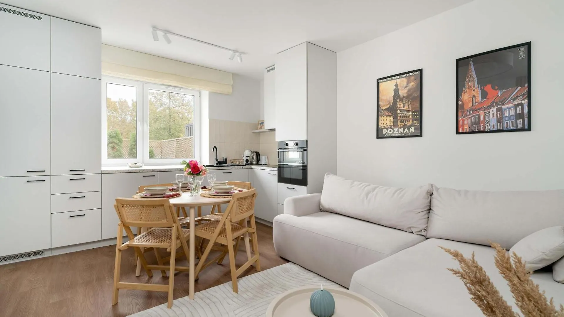 Klimatyzowane Apartamenty W Poznaniu Z Biurkiem Do Pracy Zdalnej By Noclegi Renters